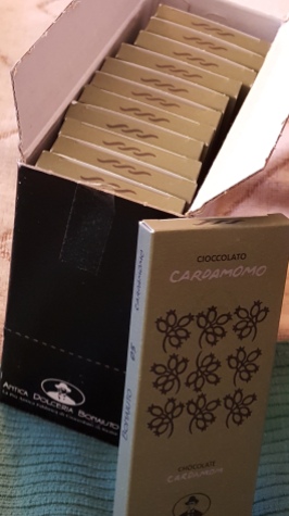 Cardamomo chocolate (a whole box!)